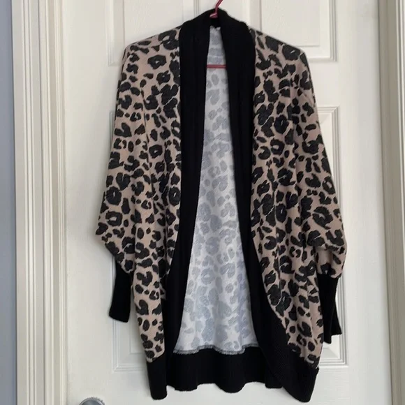 Leopard Cardigan Small - Picture 3 of 7